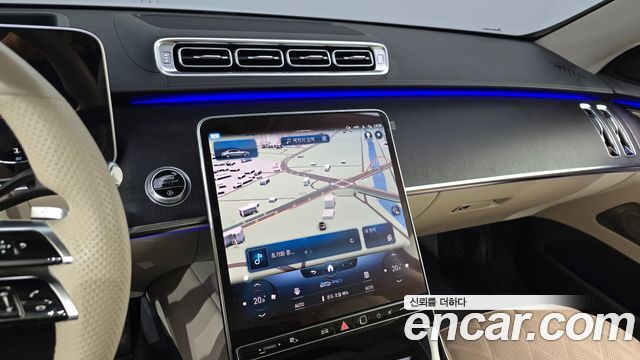 Mercedes-Benz S-Class 2022 — photo 18