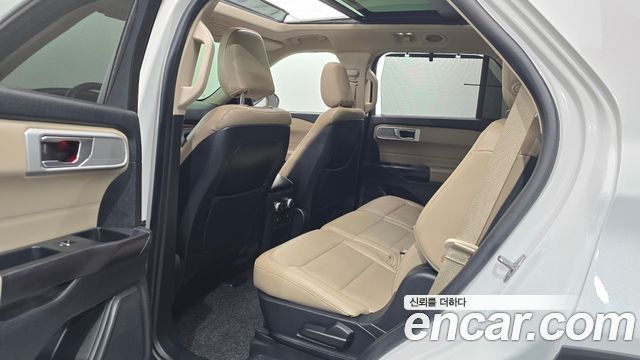 Ford Explorer 2020 — photo 17