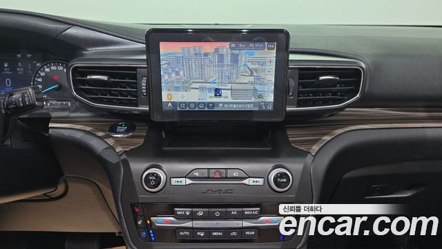 Ford Explorer 2020 — photo 19