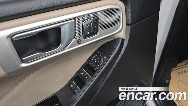 Ford Explorer 2020 — photo 21
