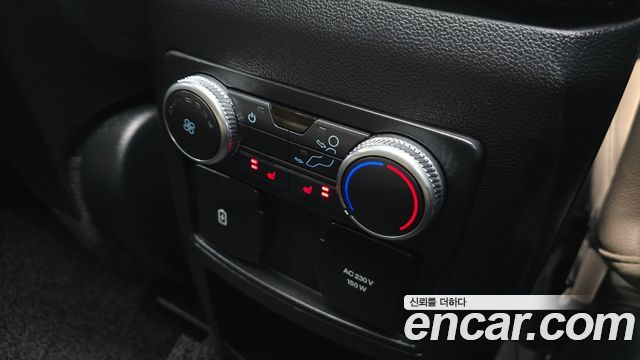 Ford Explorer 2020 — photo 24