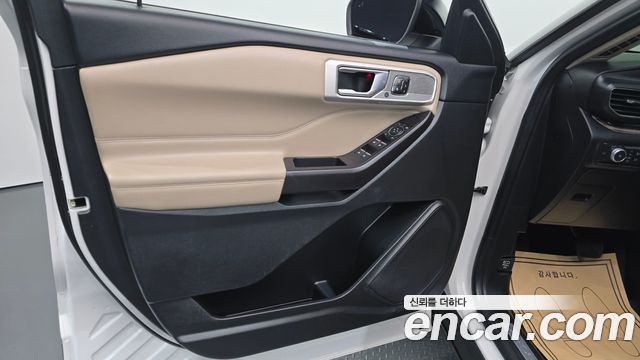 Ford Explorer 2020 — photo 14