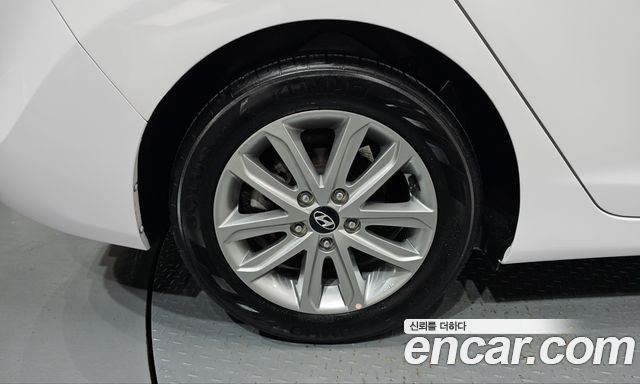 Hyundai AVANTE 2015 — photo 5
