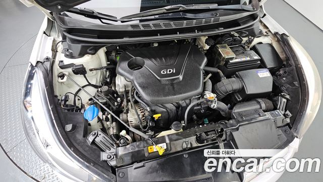 Hyundai AVANTE 2015 — photo 6