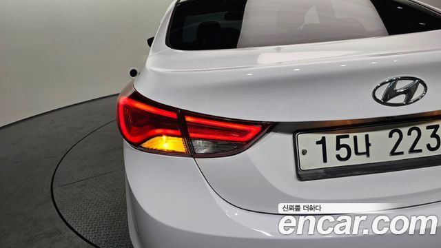 Hyundai AVANTE 2015 — photo 9