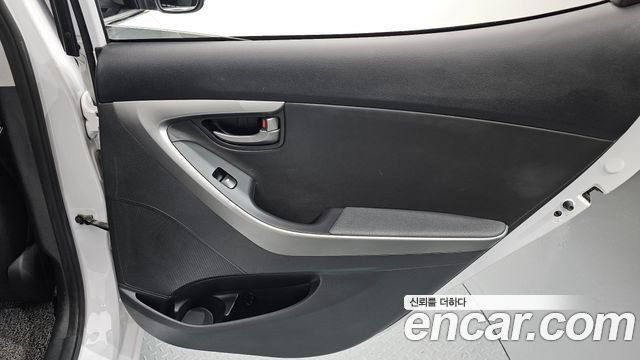 Hyundai AVANTE 2015 — photo 15