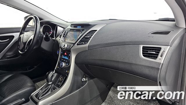 Hyundai AVANTE 2015 — photo 27