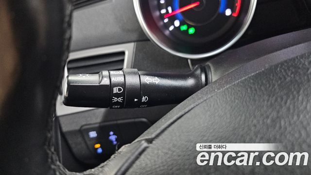 Hyundai AVANTE 2015 — photo 28