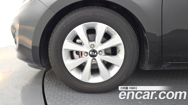 Kia pride 2014 — photo 5