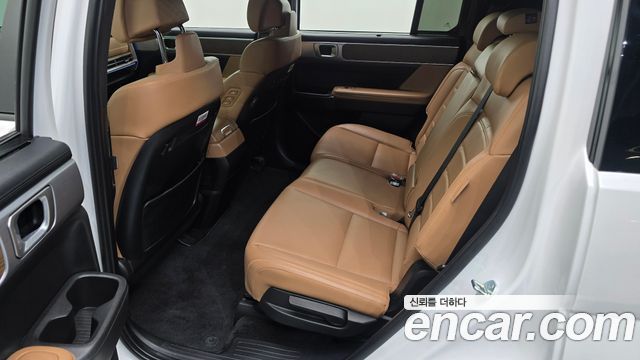 Hyundai Santafe 2025 — photo 18