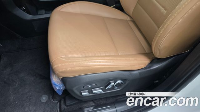 Hyundai Santafe 2025 — photo 31