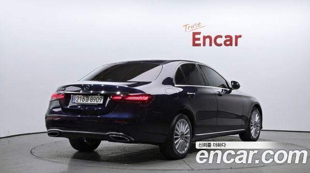 Mercedes-Benz E-Class 2021 — photo 2