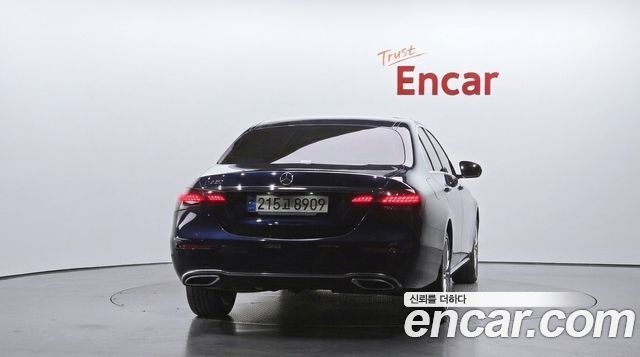 Mercedes-Benz E-Class 2021 — photo 4