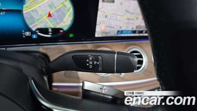 Mercedes-Benz E-Class 2021 — photo 9