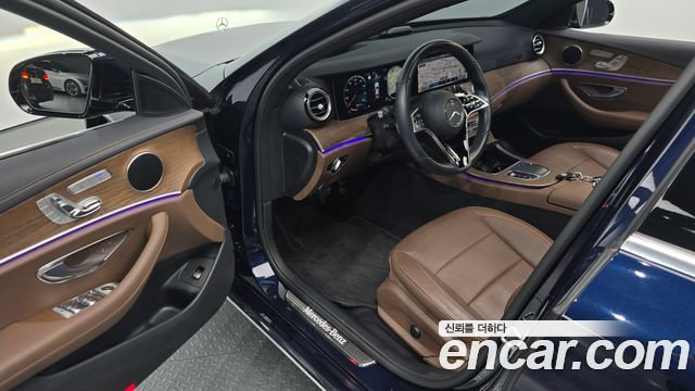 Mercedes-Benz E-Class 2021 — photo 10
