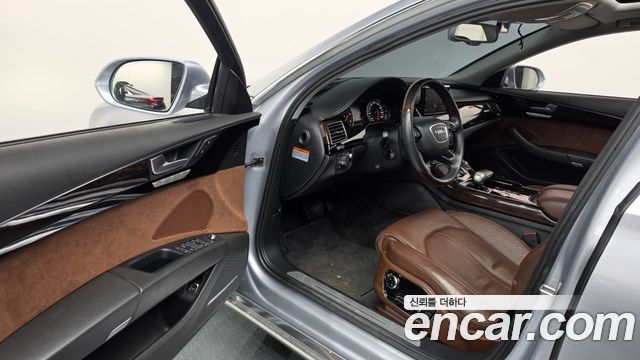 Audi A8 2015 — photo 10
