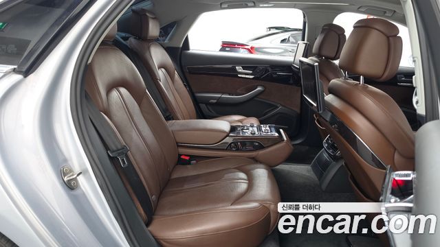 Audi A8 2015 — photo 12