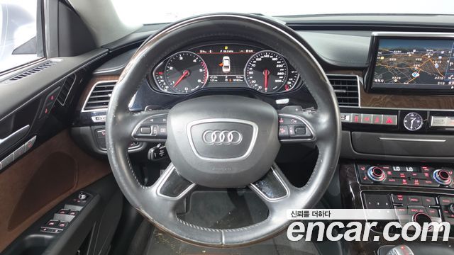 Audi A8 2015 — photo 13