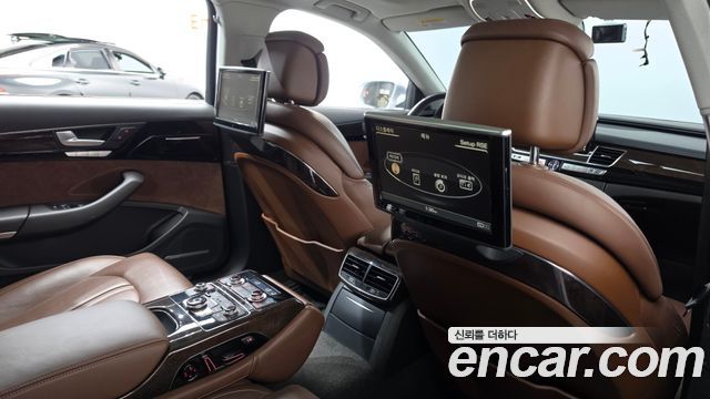 Audi A8 2015 — photo 18