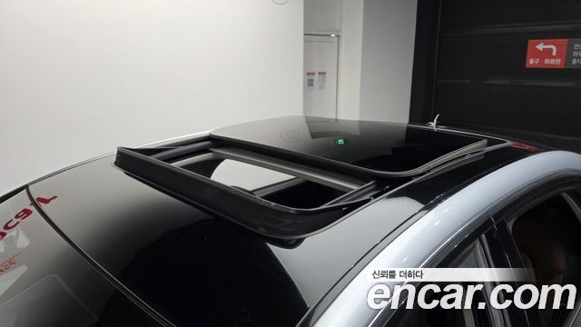 Audi A8 2015 — photo 20