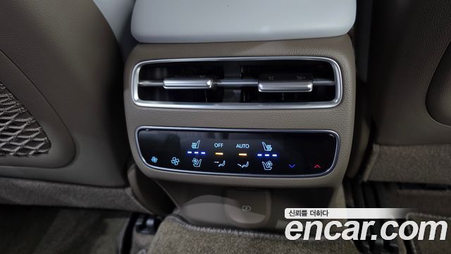 Genesis GV70 2025 — photo 24