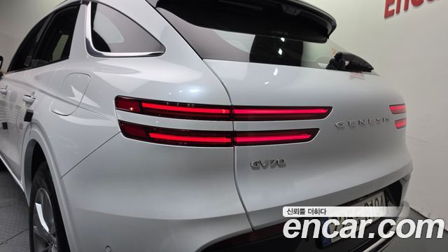 Genesis GV70 2025 — photo 9