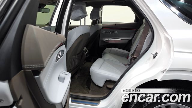 Genesis GV70 2025 — photo 16