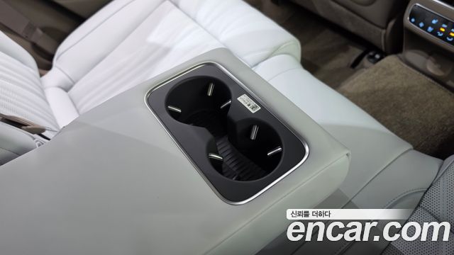 Genesis GV70 2025 — photo 32