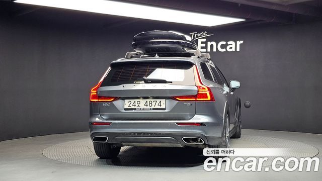 Volvo V60 2019 — photo 4
