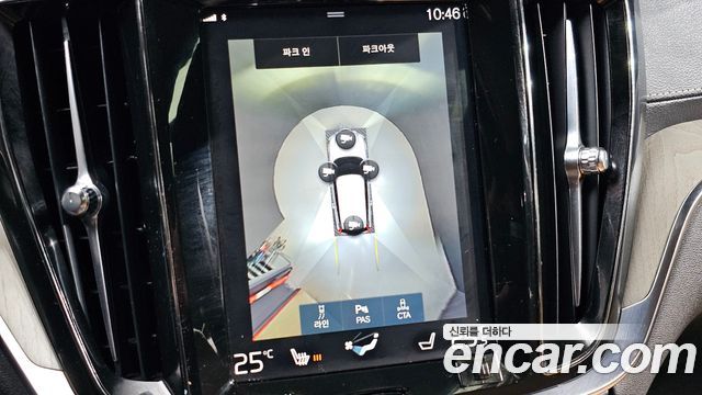 Volvo V60 2019 — photo 15