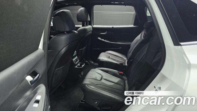 Hyundai Santafe 2022 — photo 11