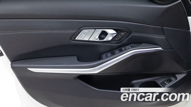 BMW 3-Series 2022 — photo 18