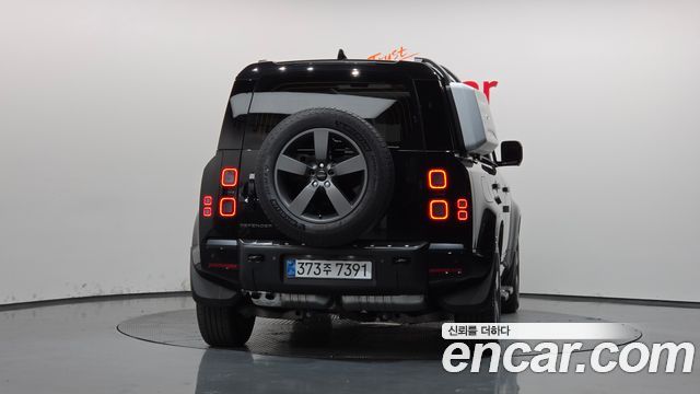 Land Rover Defender 2026 — photo 4