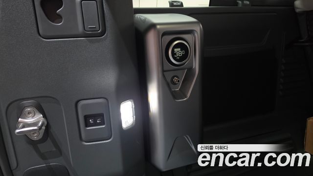 Land Rover Defender 2026 — photo 19