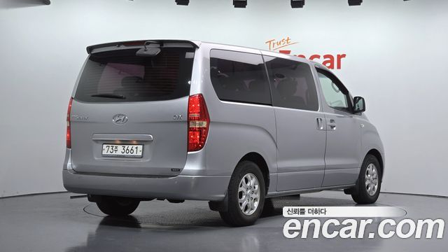 Hyundai Starex 2012 — photo 2