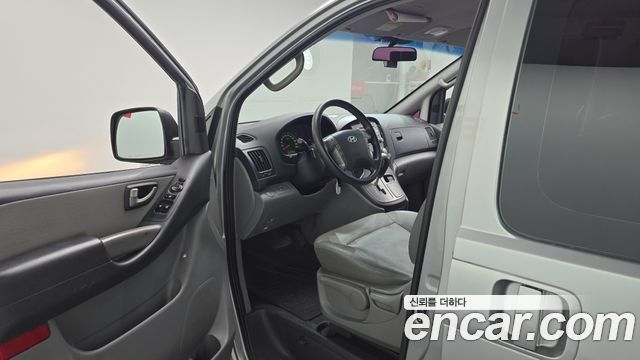 Hyundai Starex 2012 — photo 10