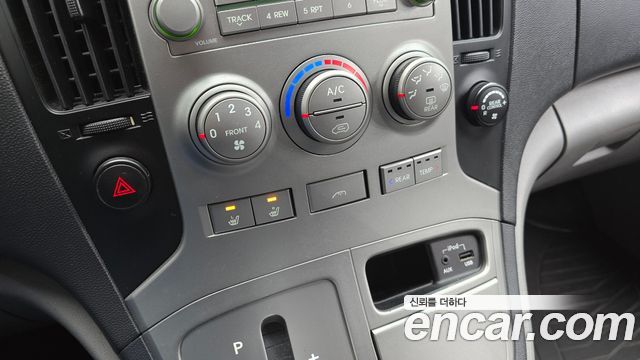 Hyundai Starex 2012 — photo 15