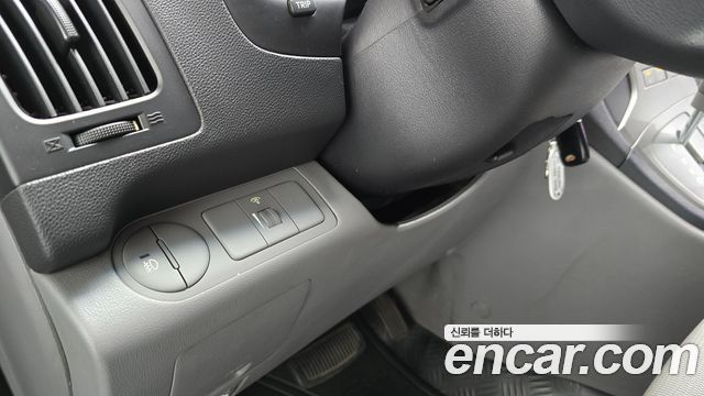 Hyundai Starex 2012 — photo 16