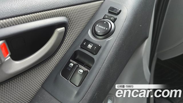 Hyundai Starex 2012 — photo 18