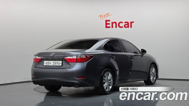 Lexus ES 2015 — photo 2