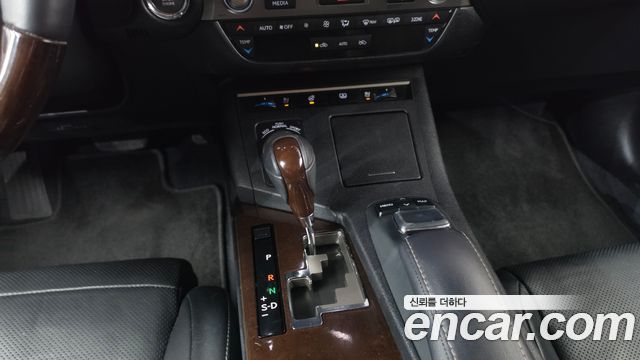 Lexus ES 2015 — photo 9