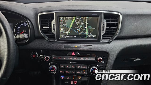 Kia Sportage 2018 — photo 19