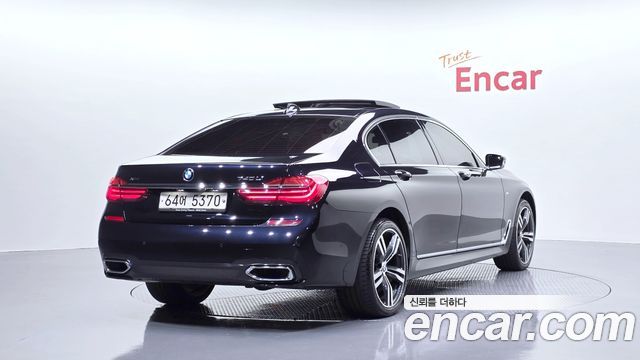 BMW 7-Series 2019 — photo 2