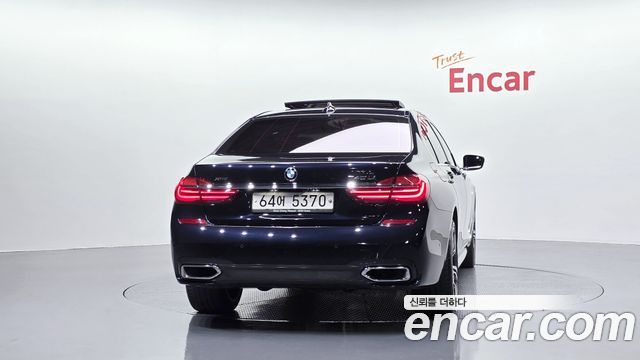 BMW 7-Series 2019 — photo 4