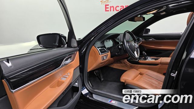BMW 7-Series 2019 — photo 13