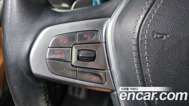 BMW 7-Series 2019 — photo 25