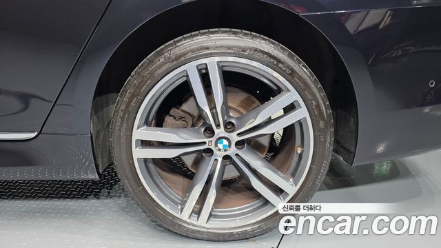 BMW 7-Series 2019 — photo 7
