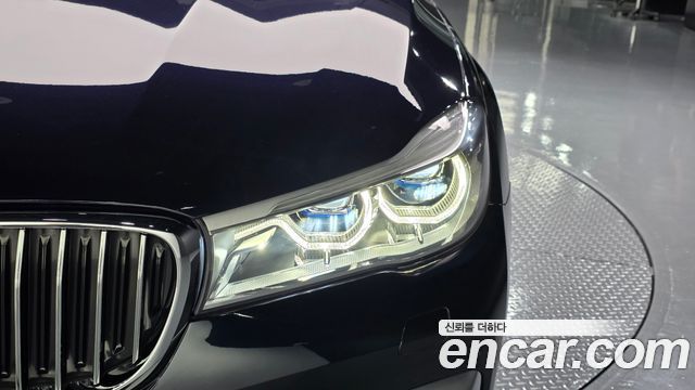 BMW 7-Series 2019 — photo 8