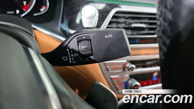 BMW 7-Series 2019 — photo 27