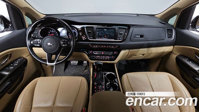Kia Canival 2019 — photo 10
